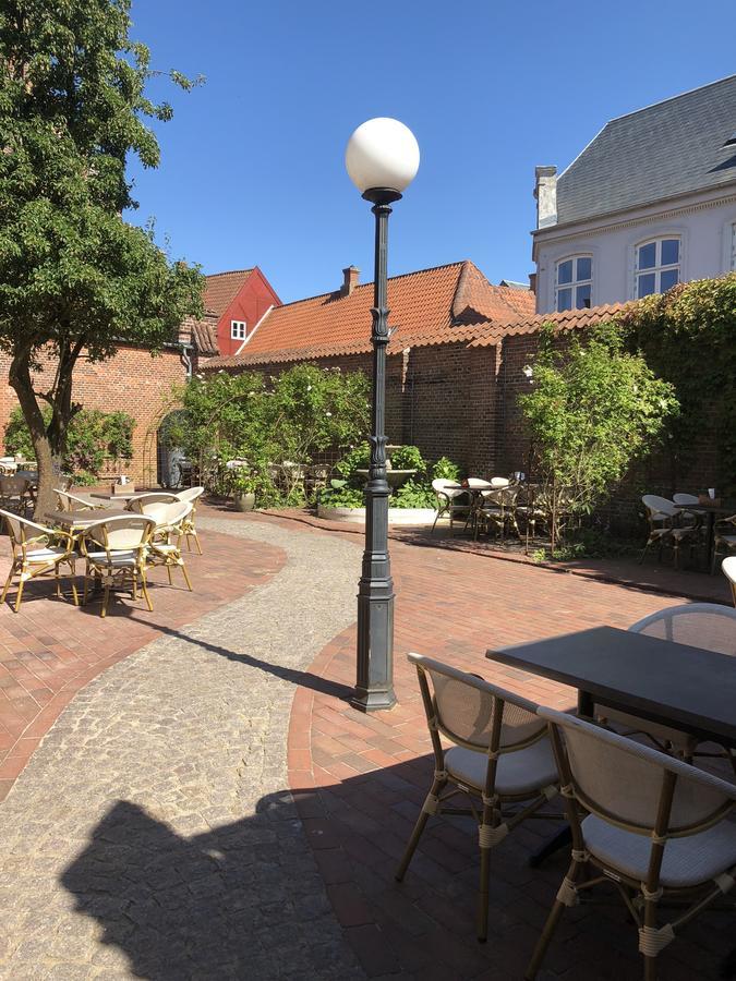 리베 Den Gamle Arrest B&B 외부 사진